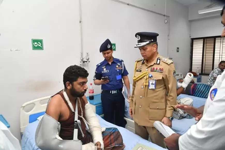 IGP visits injured law enforcers at Rajarbagh police hospital