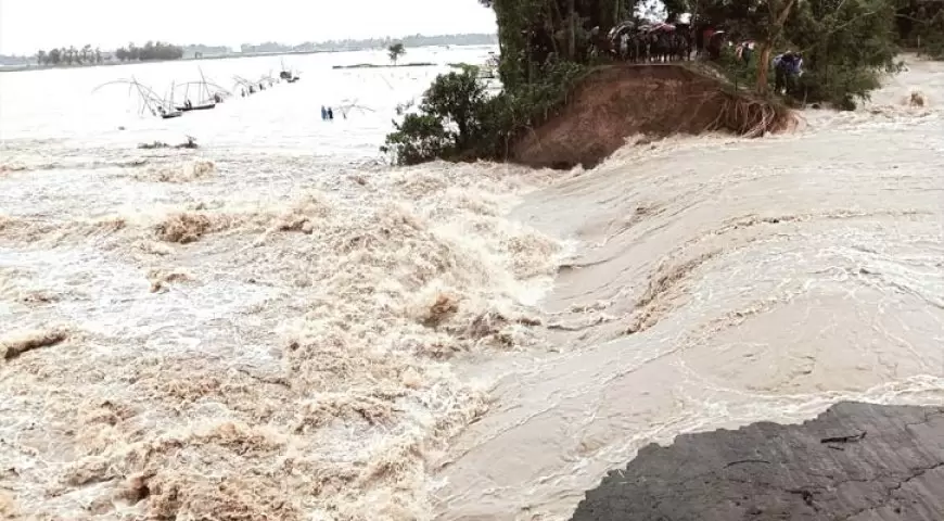 Over 2 lakh stranded in Bangladesh flooding