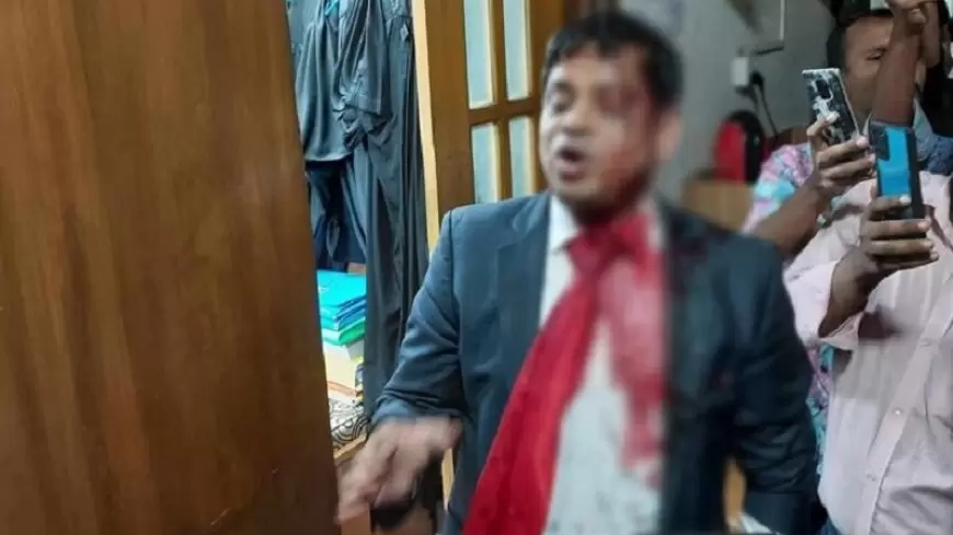 Barrister Ashraful stabbed by lawyer in Supreme Court room