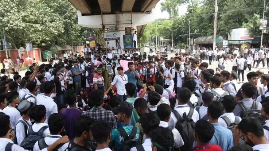 "Polytechnic Students Block Roads, Demand 6-Point Reforms"