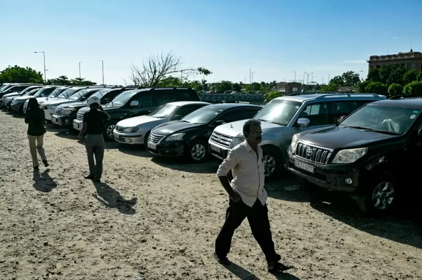 Govt Cars Abandoned as Sri Lanka's Leftist Leader Assumes Power