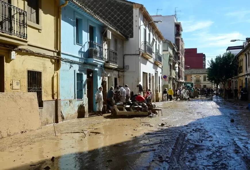 Spain PM announces fresh floods aid of almost 3.8 bn euros