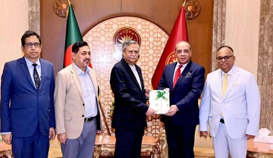 Chief Justice Presents 'Supreme Court Annual Report 2023' to President