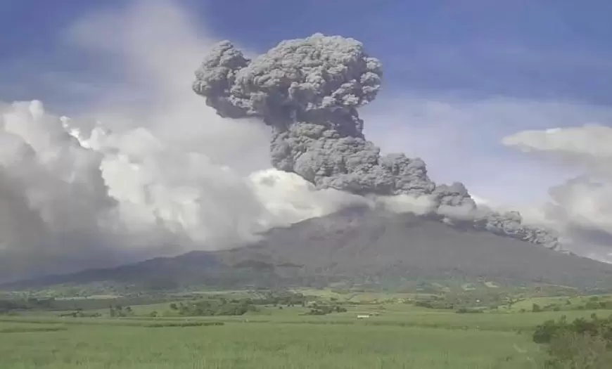 Evacuations underway as Philippine volcano erupts