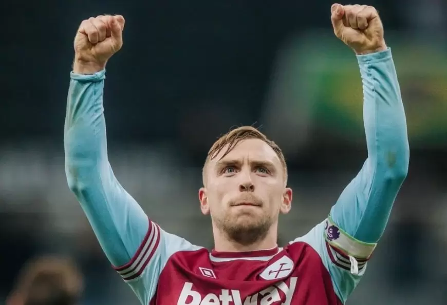 West Ham's Bowen sidelined with foot fracture